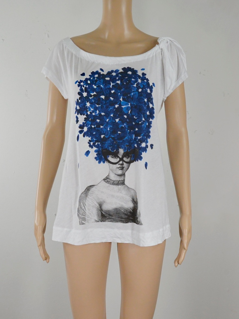 Vintage Love Moschino White Graphic Top Blue Flower Renaissance Medieval Lady